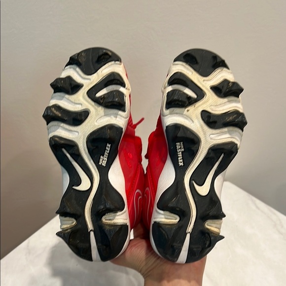 🔥Nike Red Cleats with Lace-Up Design and Ankle Support🔥 - Picture 4 of 5